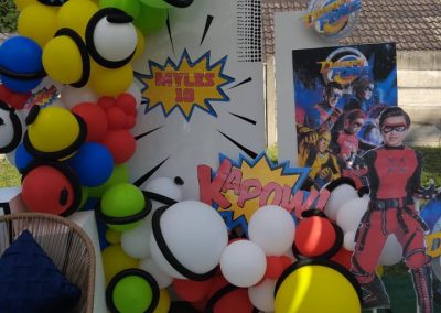 Backboards balloons by one dell of a party