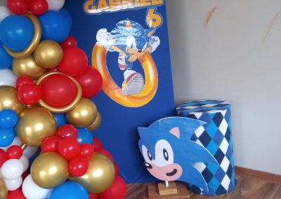 Sonic party theme by One dell of a party