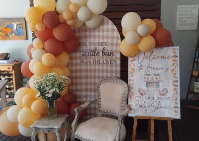 Baby shower balloon decoration done by one dell of a party